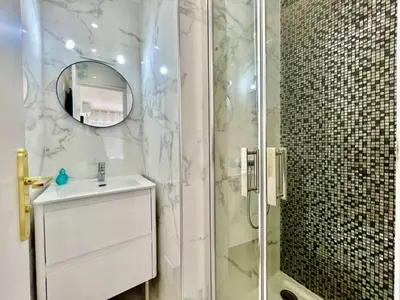 Salle de bains dans l'établissement 90 m2, 5 min walk to Croisette, Basse Californie