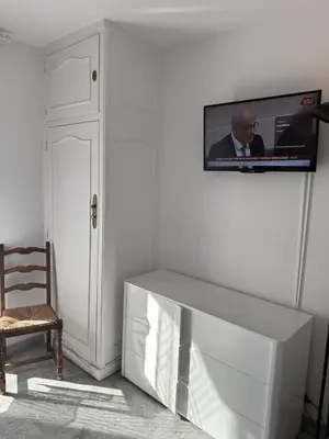 Télévision ou salle de divertissement dans l'établissement Central location, terrace, 2 bedrooms