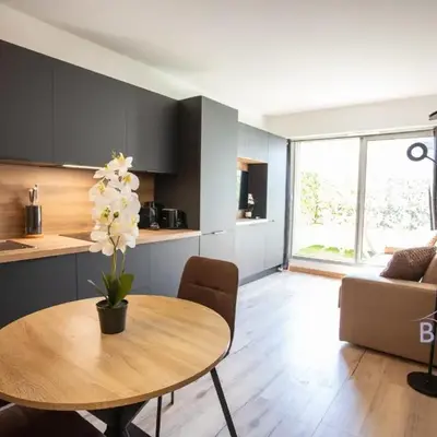 Sunny Flat in Juan les pins