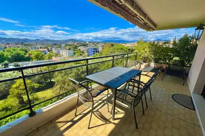 Balcon ou terrasse dans l'établissement JUAN LES PINS 4 people Pool Garage