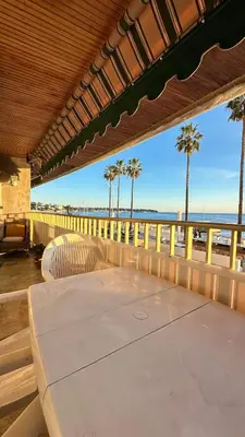 Balcon ou terrasse dans l'établissement Paradou on the beach, amazing view, 3 beds