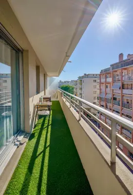 Balcon ou terrasse dans l'établissement 100m Plage Antibes - Juan Appartement Stella Cœur