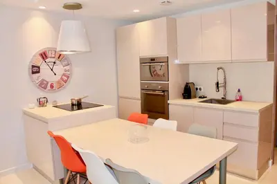 Cuisine ou kitchenette dans l'établissement REF 2003 - Cannes Croisette - 3 mins from the Croissette