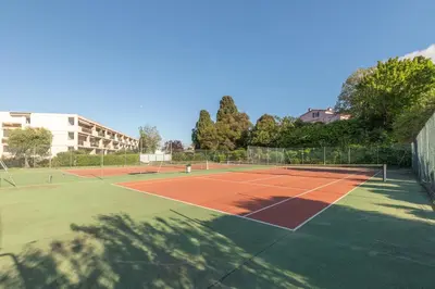 Tennis ou squash au sein de l'appartement ou à proximité