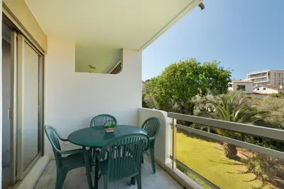 Balcon ou terrasse dans l'établissement Antibes PISCINE ET TENNIS