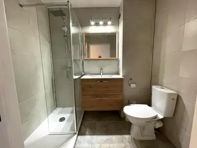 Salle de bains dans l'établissement Studio with balcony in Antibes with AC