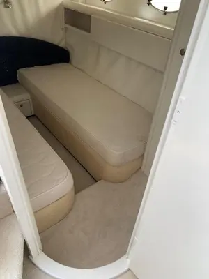 Un ou plusieurs lits dans un hébergement de l'établissement yacht 17M Princess V52 Cannes port canto 3 chambres AC