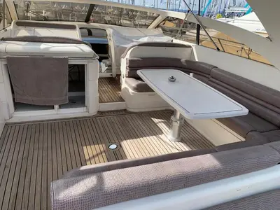 Plan de l'établissement yacht 17M Princess V52 Cannes port canto 3 chambres AC