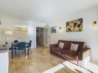 Cuisine ou kitchenette dans l'établissement Center Cannes Montfleury