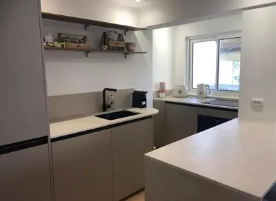 Cuisine ou kitchenette dans l'établissement Studio terrasse Croisette
