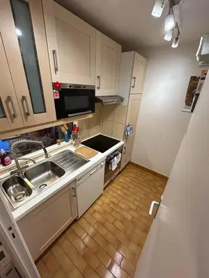 Cuisine ou kitchenette dans l'établissement CANNES Vue Mer & Balcon dans Villa Exceptionnelle Belle Époque la Californie