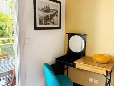 Coin salon dans l'établissement Apt with 2 bedrooms, terrace, pool & parking