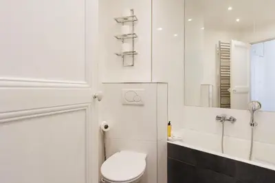 Salle de bains dans l'établissement Immogroom - Renovated & Cozy One-Bedroom Flat