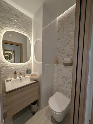 Salle de bains dans l'établissement Marina Baie des Anges, Sublime Studio