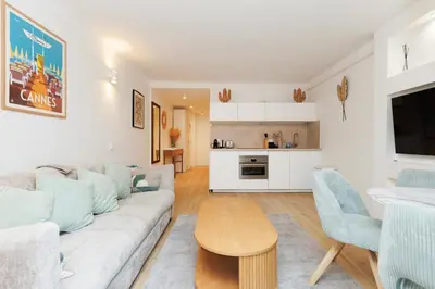 Cuisine ou kitchenette dans l'établissement El Sole - Plage - Wifi - Croisette