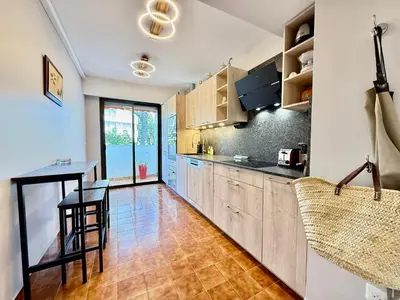 Cuisine ou kitchenette dans l'établissement Résidence Standing - Piscine - Vue mer
