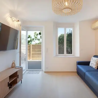 Studio avec Terrasse et piscine
