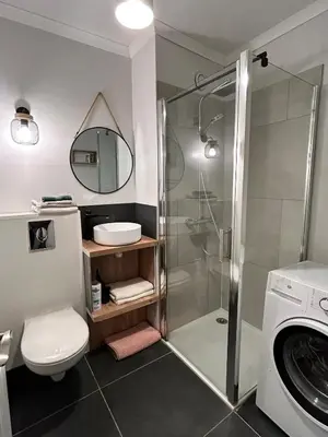 Salle de bains dans l'établissement Juan-les-Pins 2 pièces avec parking & proches des plages