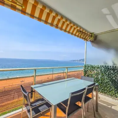 Apartment 4 guests front of the sea