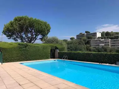 Piscine de l'établissement Appartement - Chez Laura ou située à proximité