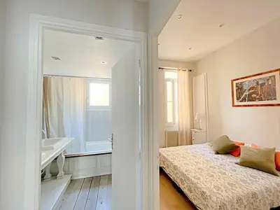 Un ou plusieurs lits dans un hébergement de l'établissement IRIS APARTMENT backCroisette