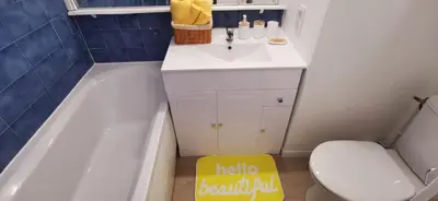 Salle de bains dans l'établissement Escale en Méditerranée, swimmingpool, terrace,AC