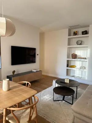 Télévision ou salle de divertissement dans l'établissement Maison Dalaise - Cannes