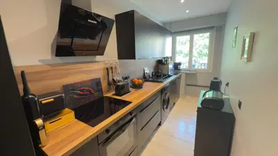 Cuisine ou kitchenette dans l'établissement Confort Moderne au Cœur d'Antibes