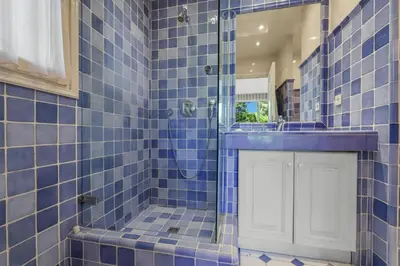 Salle de bains dans l'établissement REF 1849 - Cannes - Villa Provencal Style to rent