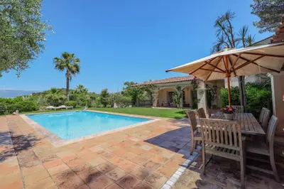 Piscine de l'établissement REF 1849 - Cannes - Villa Provencal Style to rent ou située à proximité