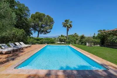 Piscine de l'établissement REF 1849 - Cannes - Villa Provencal Style to rent ou située à proximité