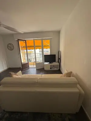 Télévision ou salle de divertissement dans l'établissement St Paul Cannes