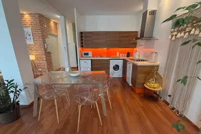 Cuisine ou kitchenette dans l'établissement REF 1988 -Charming apartment in the center of Cannes