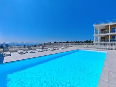 Piscine de l'établissement BEL AIR Rooftop Pool SeaView ou située à proximité