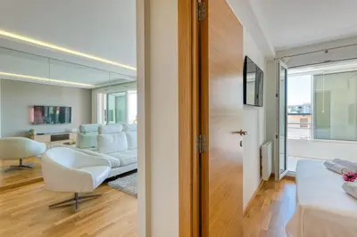 Télévision ou salle de divertissement dans l'établissement Port Azur Sea View - Happy Rentals