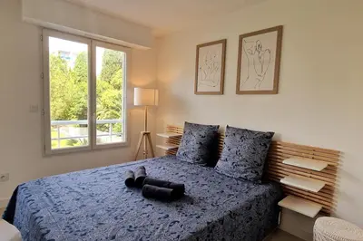 Un ou plusieurs lits dans un hébergement de l'établissement Beautiful 2P 39 m2, AC, balcony