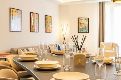 Coin salon dans l'établissement Elégant et moderne T4 à 100M de La Croisette