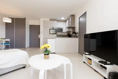 Cuisine ou kitchenette dans l'établissement Les pins bleus