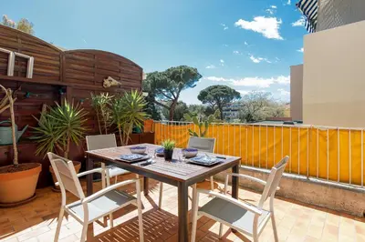 Balcon ou terrasse dans l'établissement Juan les pins confort et commodites