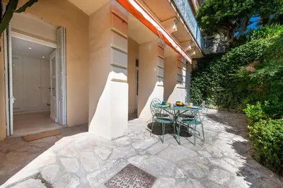 Jardin de l'établissement Garden-Level Apartment in Bourgeois Residence Near Croisette & Beaches