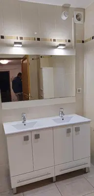 Salle de bains dans l'établissement Studio meublé-Juan Pins-Logt3