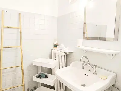 Salle de bains dans l'établissement Studio au calme 100 mètres de la croisette