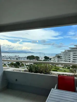 Balcon ou terrasse dans l'établissement Sea & Port View Cozy Studio at Marina Baie des Anges