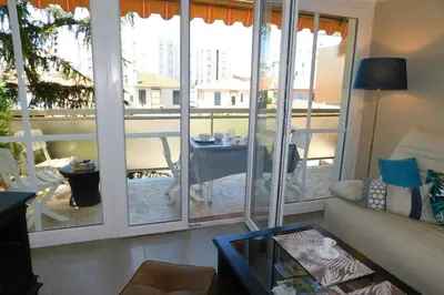 Plan de l'établissement Juan les Pins Vitoria grand 2P calme parking