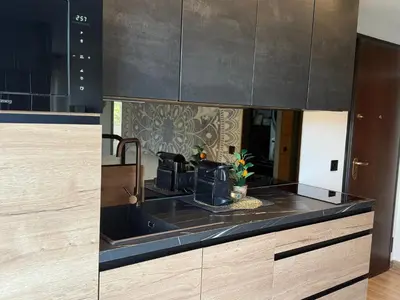 Cuisine ou kitchenette dans l'établissement Romance Marine , face à la mer