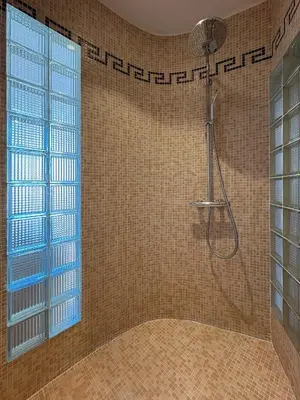 Salle de bains dans l'établissement Charmante maison de village avec petite piscine privée