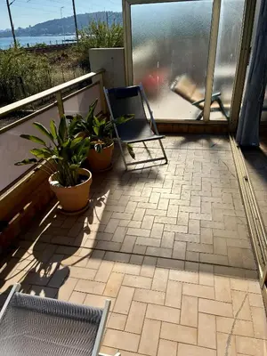 Balcon ou terrasse dans l'établissement JUAN - PLAGES - PARKING Privé - TERRASSE VUE MER