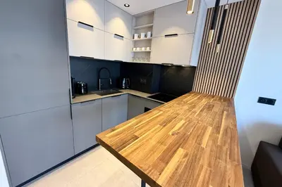 Cuisine ou kitchenette dans l'établissement Juan les Pins - Apartment for 2 people - Wifi & Parking