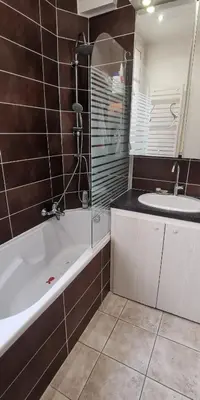 Salle de bains dans l'établissement Appartement au coeur d'Antibes