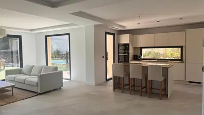 Cuisine ou kitchenette dans l'établissement Beautiful Luxury Villa with Pool in Antibes